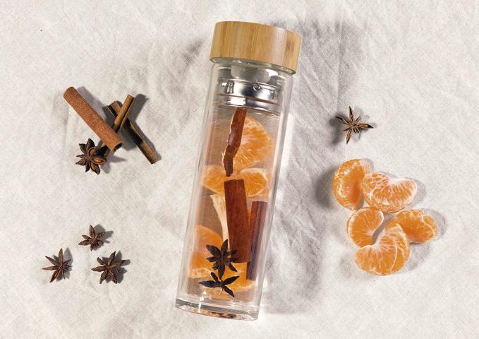 POTFI_TEA___FRUIT_INFUSER_BOTTLE_LIFESTYLE_moastal__1629255563_926